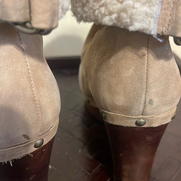Ugg Boots never wore a few marks overall great condition. - Picture 4 of 7
